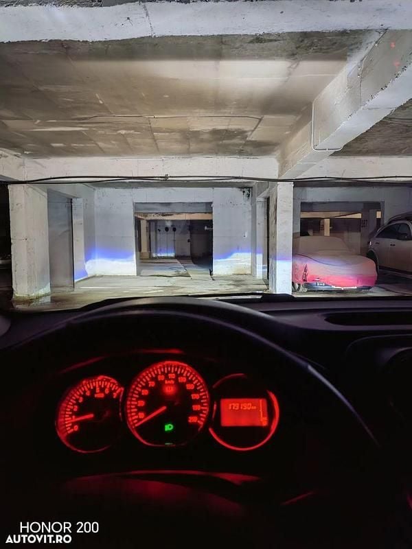 Second-hand Dacia Logan Lauréate 75 CP (55 kW) 2013 Culoarealb Berlinǎ