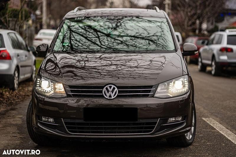 Second-hand VW Sharan Highline 177 CP (130 kW) 2014 Culoaremaro Monovolum