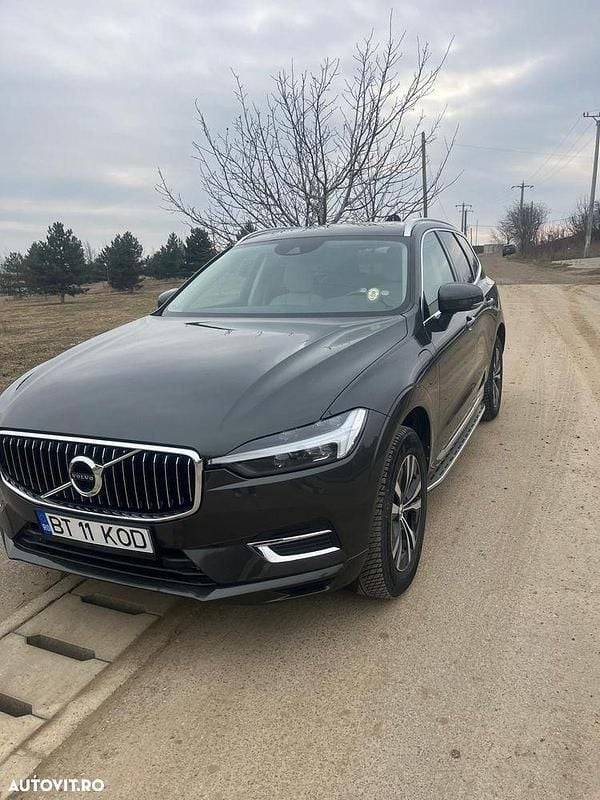Second-hand Volvo XC60 340 CP (250 kW) 2022 Culoarealte culori SUV