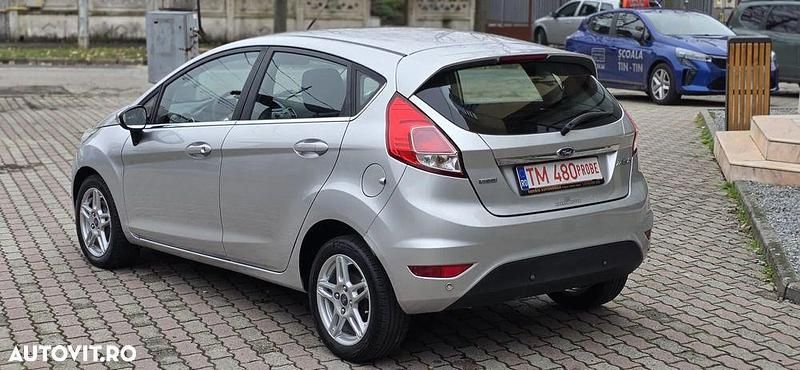Second-hand Ford Fiesta Titanium 90 CP (66 kW) 2013 Culoareargint Hatchback
