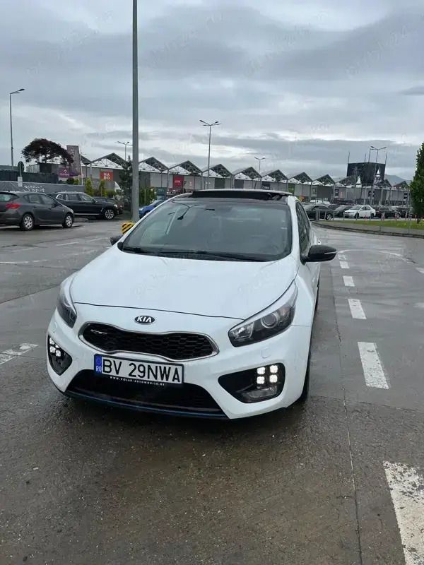 Utilizat 2016 Kia Ceed GT 2 Hatchback | 14.500 EUR - Imagine 1/4
