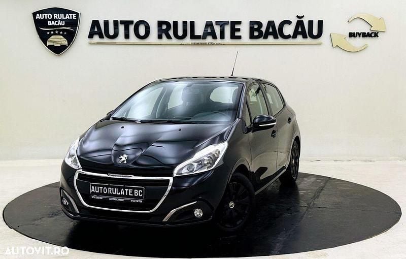 Culoarenegru Utilizat 2018 Peugeot 208 Hatchback | 7.490 EUR (Preț OK) - Imagine 1/4