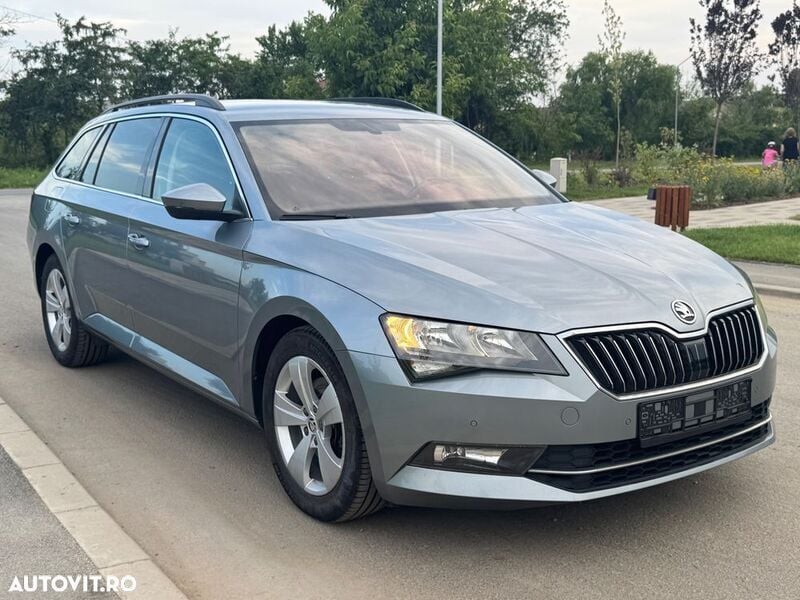Second-hand Skoda Superb Ambition 150 CP (110 kW) 2019 Gri Break