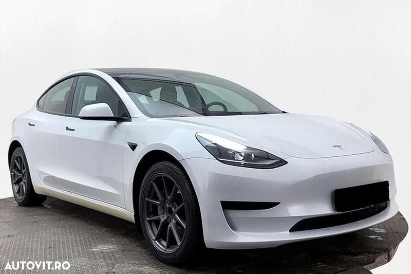 Culoarealb Utilizat 2023 Tesla Model 3 RWD Berlinǎ | 33.990 EUR (Preț OK) - Imagine 1/4