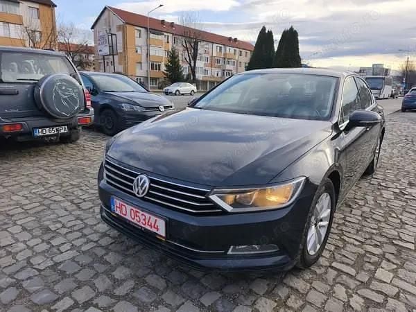 Negru Second-hand 2016 VW Passat Highline Berlinǎ | 9.250 EUR (Super Preț) - Imagine 1/4