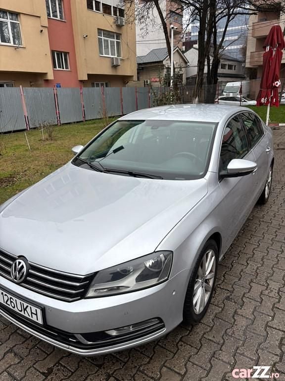 Gri Utilizat 2012 VW Passat Highline Berlinǎ | 7.500 EUR (Preț OK) - Imagine 1/4