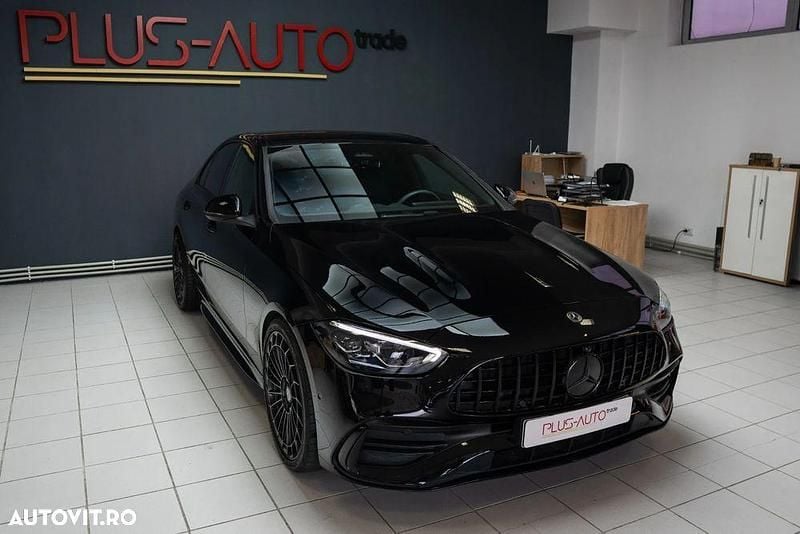 Culoarenegru Utilizat 2023 Mercedes C300 Berlinǎ | 46.900 EUR (Super Preț) - Imagine 1/4