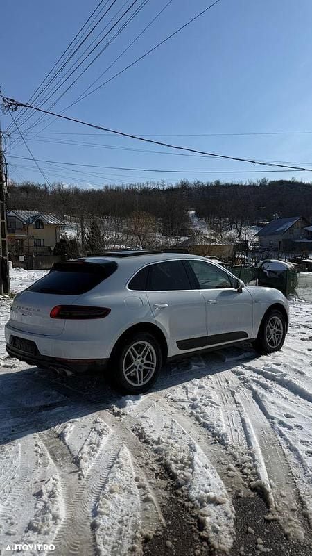 Second-hand Porsche Macan 258 CP (189 kW) 2017 Culoarealb SUV