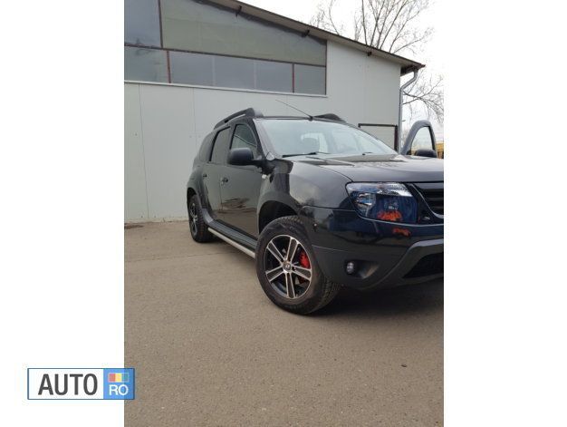 Negru metalizat Utilizat 2012 Dacia Duster SUV | 11.800 EUR (Scump) - Imagine 1/4
