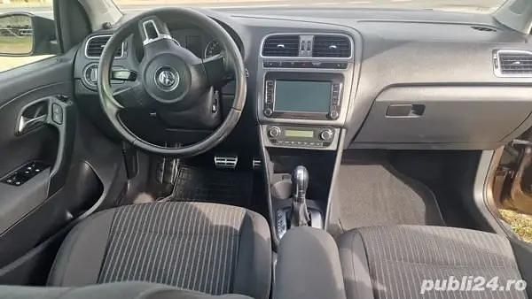 Maro Utilizat 2013 VW Polo Style Berlinǎ | 6.900 EUR (Preț bun) - Imagine 1/4