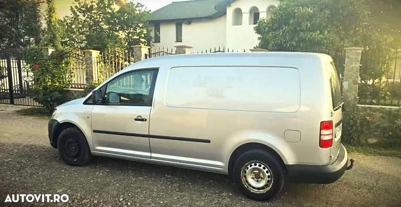 Culoareargint Utilizat 2012 VW Caddy Maxi Trendline Monovolum | 4.150 EUR (Preț OK) - Imagine 1/4