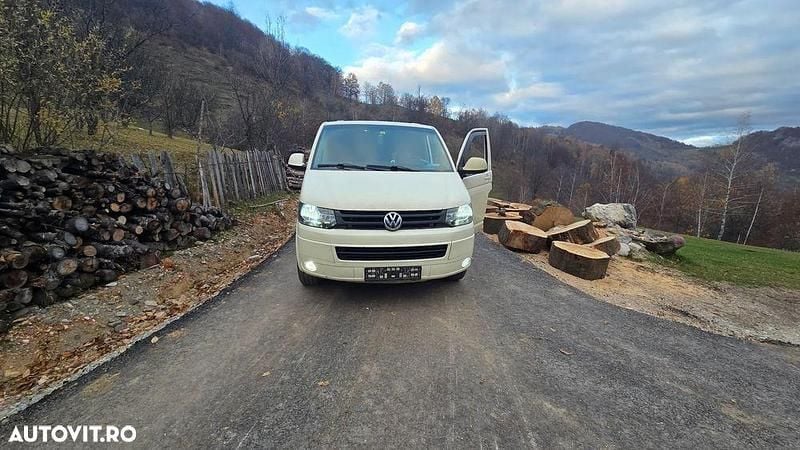 Culoarealte culori Utilizat 2013 VW Caravelle Monovolum | 12.000 EUR (Super Preț) - Imagine 1/4