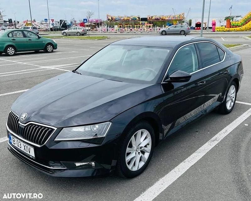 Negru Utilizat 2019 Skoda Superb Berlinǎ | 18.500 EUR (Preț OK) - Imagine 1/4