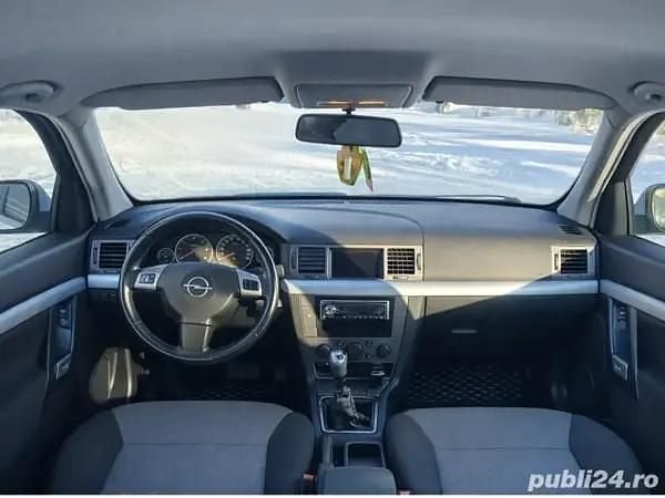 Second-hand 2005 Opel Vectra | 1.300 EUR (Super Preț) - Imagine 1/4