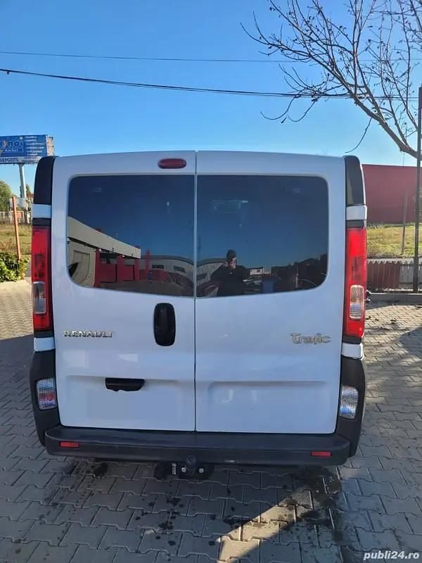 Utilizat 2010 Renault Trafic Monovolum | 4.500 EUR - Imagine 1/4