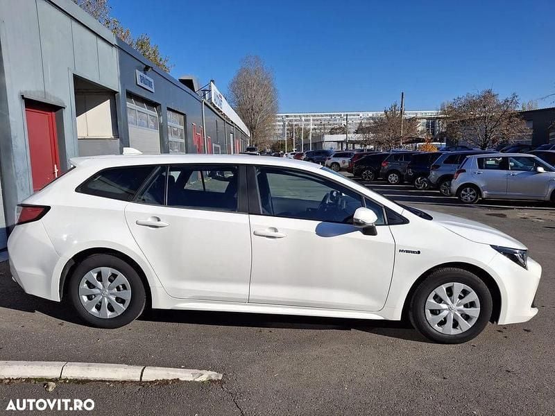 Second-hand Toyota Corolla Eco 122 CP (89 kW) 2020 Culoarealb Break
