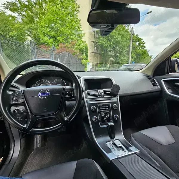 Utilizat 2011 Volvo XC60 SUV | 9.500 EUR (Preț bun) - Imagine 1/4