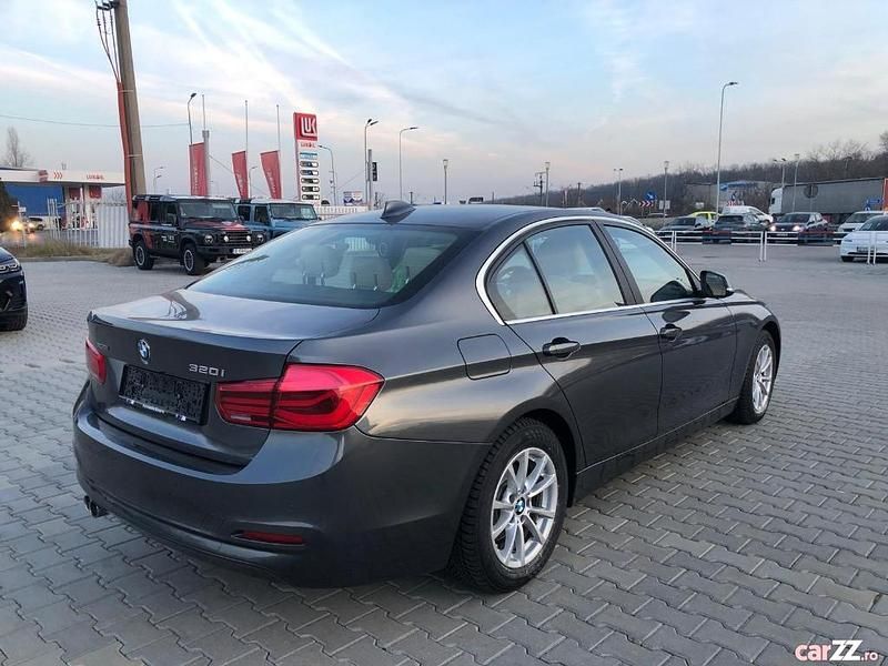 Second-hand BMW 320 Luxury Line 184 CP (135 kW) 2018 Gri Berlinǎ