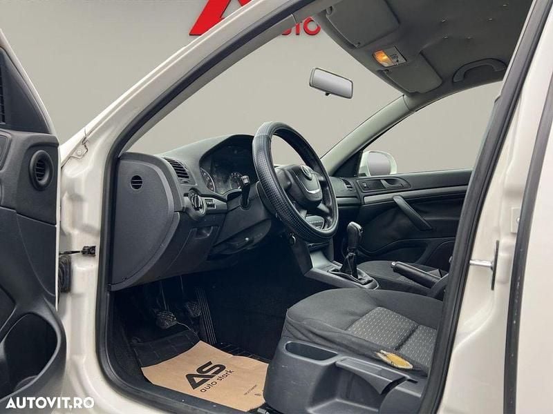 Second-hand Skoda Octavia Ambition 105 CP (77 kW) 2013 Culoarealb Berlinǎ