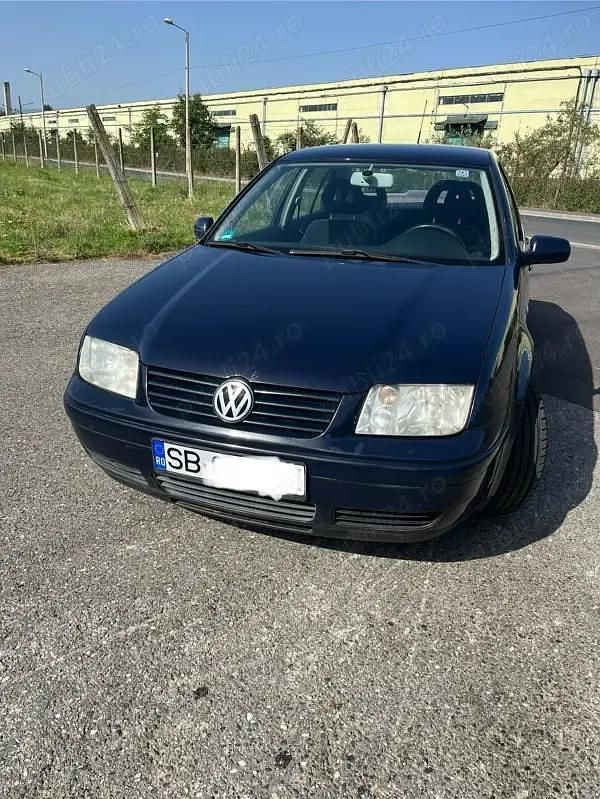 Second-hand VW Bora 101 CP (74 kW) 2001 Albastru Berlinǎ