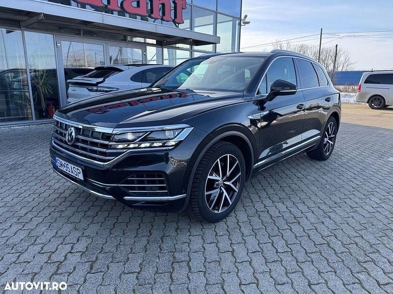 Culoarenegru Utilizat 2018 VW Touareg Atmosphere SUV | 32.912 EUR (Puțin scump) - Imagine 1/4