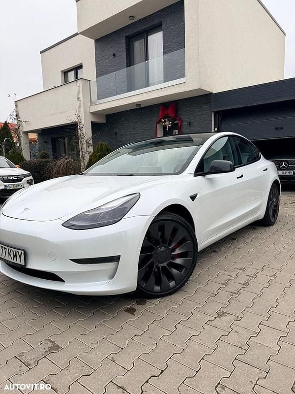 Second-hand Tesla Model 3 Performance 377 kW (513 CP) 2022 Culoarealb Berlinǎ