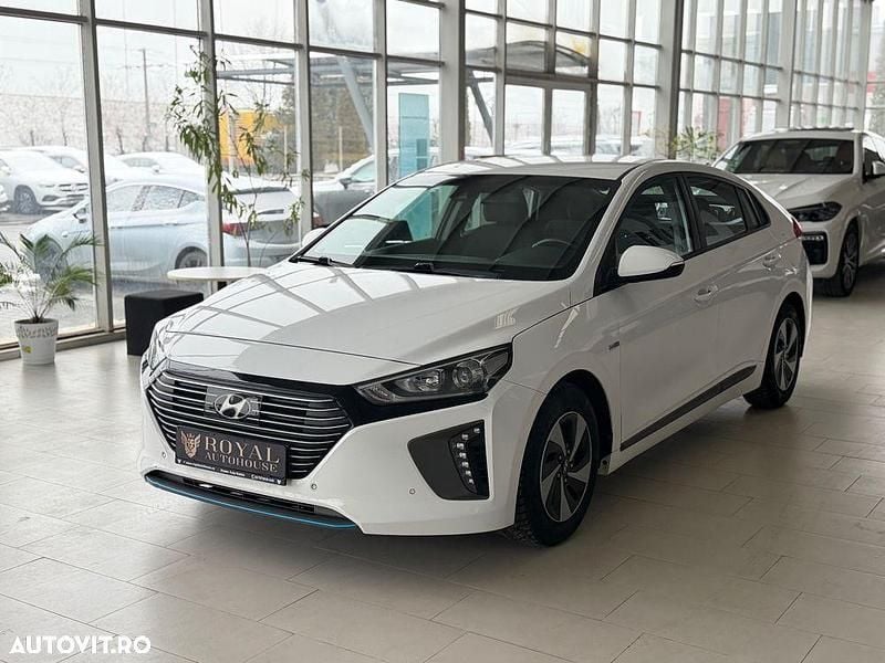 Second-hand Hyundai Ioniq 105 CP (77 kW) 2017 Culoarealb Hatchback
