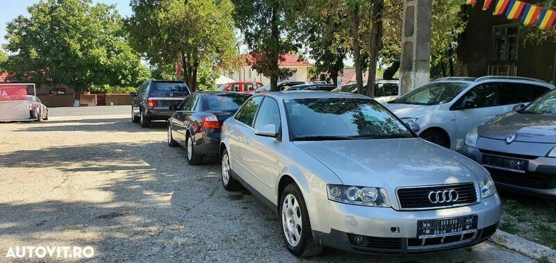 Gri Utilizat 2001 Audi A4 Berlinǎ | 2.599 EUR (Puțin scump) - Imagine 1/4