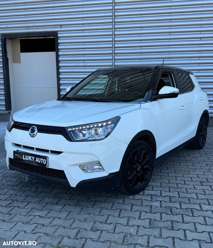 Alb Utilizat 2017 Ssangyong Tivoli SUV | 6.990 EUR - Imagine 1/4