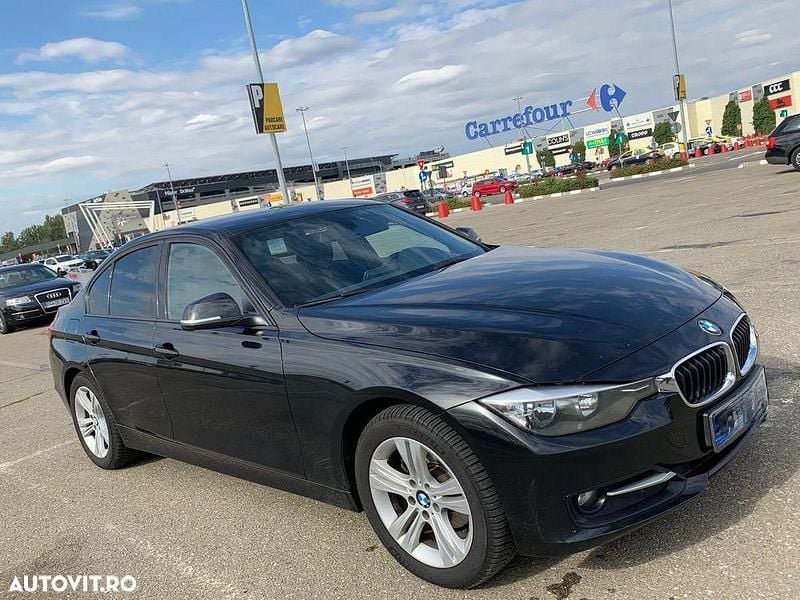 Culoarenegru Utilizat 2012 BMW 318 Performance Berlinǎ | 6.500 EUR (Scump) - Imagine 1/4