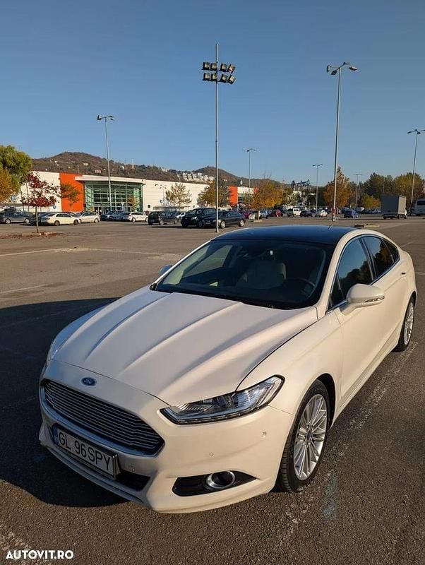 Culoarealb Utilizat 2015 Ford Mondeo Berlinǎ | 10.500 EUR (Preț OK) - Imagine 1/4