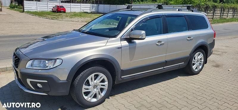 Second-hand Volvo XC70 Momentum 181 CP (133 kW) 2015 Culoarebej Break