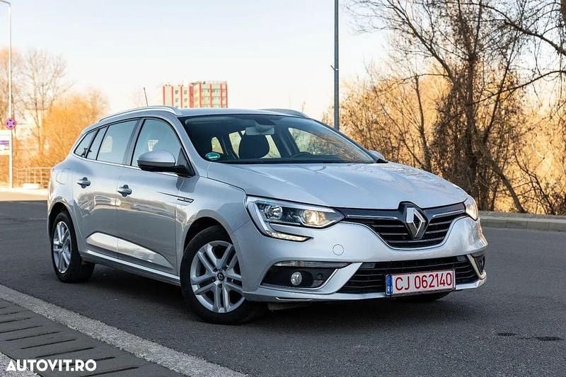 Culoaregri Utilizat 2020 Renault Mégane GrandTour Zen Break | 9.680 EUR (Preț bun) - Imagine 1/4