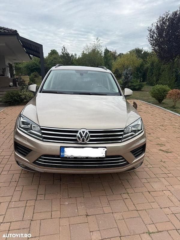 Culoarebej Utilizat 2015 VW Touareg SUV | 15.000 EUR (Preț OK) - Imagine 1/4