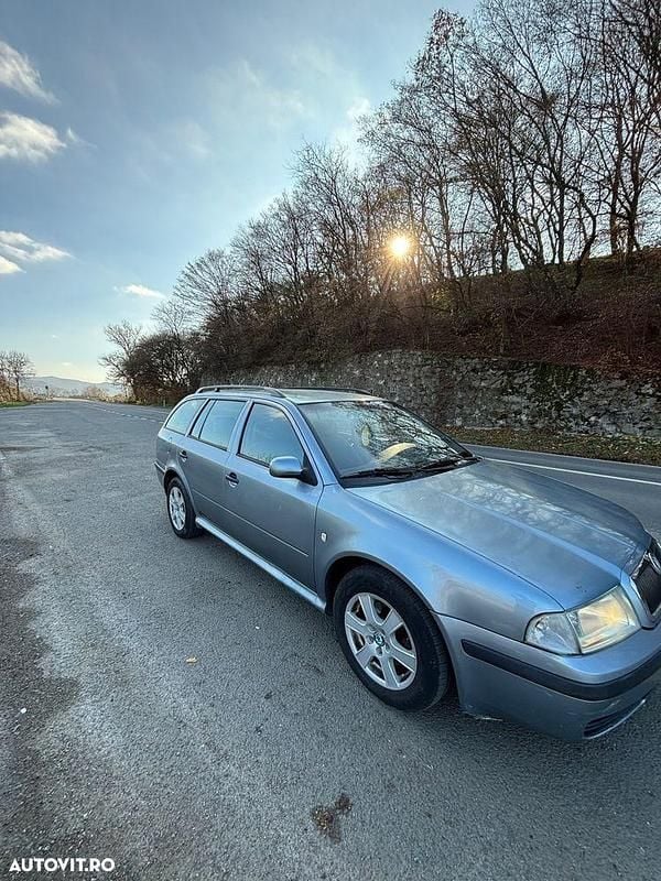 Second-hand Skoda Octavia Classic 90 CP (66 kW) 2003 Culoareargint Break