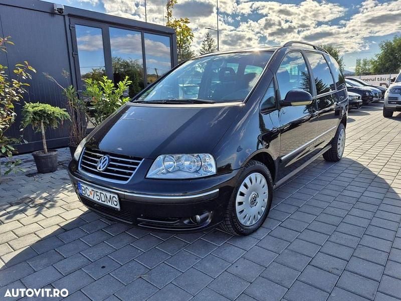 Culoarenegru Utilizat 2007 VW Sharan Monovolum | 3.999 EUR (Puțin scump) - Imagine 1/4