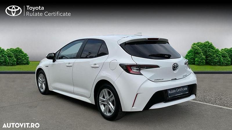 Second-hand Toyota Corolla 122 CP (89 kW) 2021 Culoarealb Hatchback