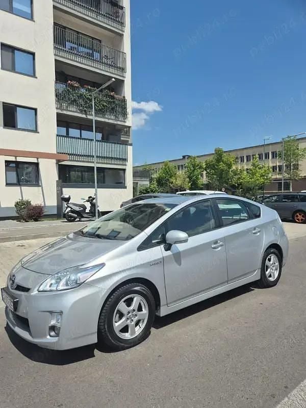 Gri Utilizat 2010 Toyota Prius Hatchback | 8.699 EUR - Imagine 1/4
