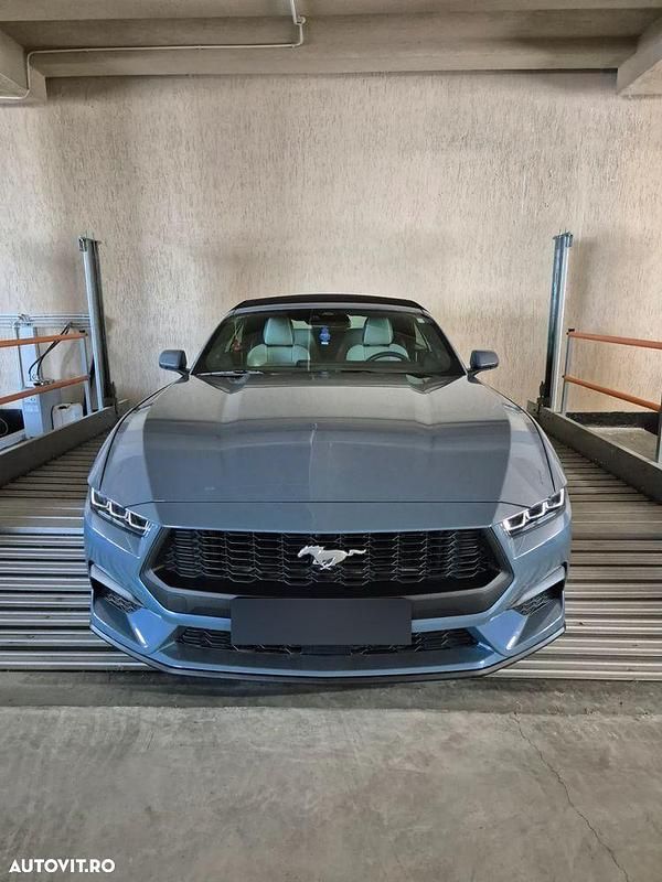 Culoarealbastru Utilizat 2023 Ford Mustang Fastback Cabrio | 43.500 EUR (Preț OK) - Imagine 1/4