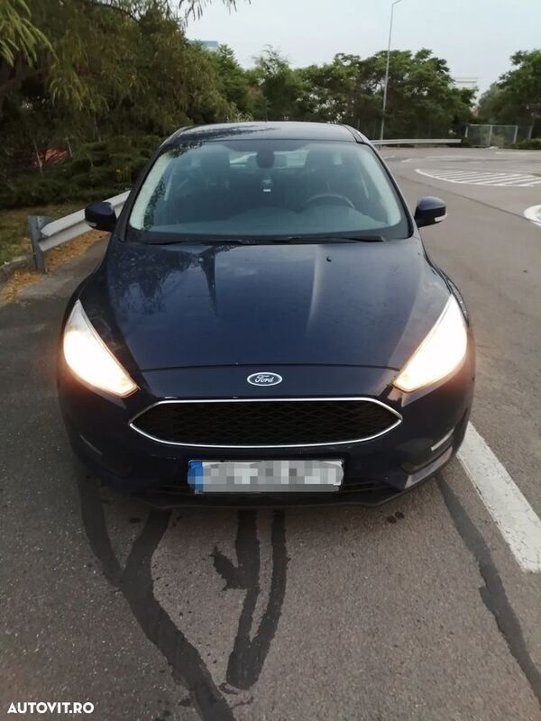 Albastru Utilizat 2015 Ford Focus Hatchback | 5.400 EUR (Preț bun) - Imagine 1/4
