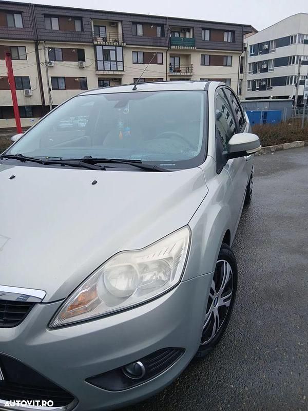 Second-hand Ford Focus Ghia 115 CP (84 kW) 2010 Culoarebej Break