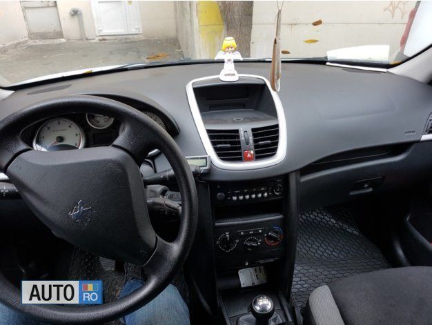 Second-hand Peugeot 207 90 CP (66 kW) 2006 Argintiu Berlinǎ