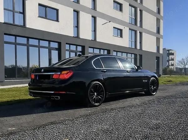 Second-hand BMW 730L 256 CP (188 kW) 2015 Berlinǎ