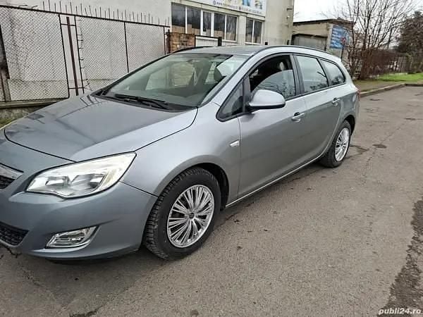 Utilizat 2012 Opel Astra Break | 2.800 EUR (Preț bun) - Imagine 1/4