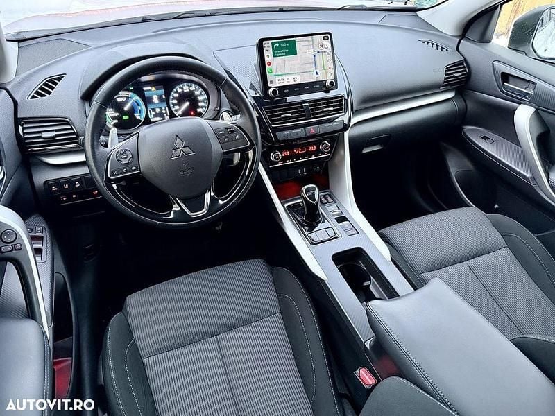 Second-hand Mitsubishi Eclipse Cross Intense+ 203 CP (149 kW) 2022 Culoarealb SUV