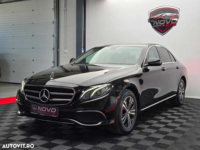 Culoarenegru Utilizat 2019 Mercedes E220 Avantgarde Berlinǎ | 24.990 EUR (Preț OK) - Imagine 1/4