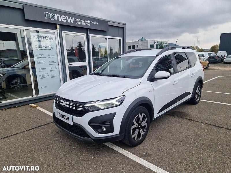 Culoarealb Utilizat 2023 Dacia Jogger Expression Monovolum | 13.900 EUR (Preț bun) - Imagine 1/4