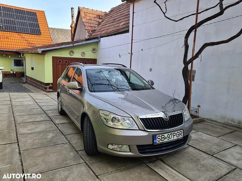 Culoarebej Utilizat 2010 Skoda Octavia GreenLine Break | 4.400 EUR (Preț OK) - Imagine 1/4