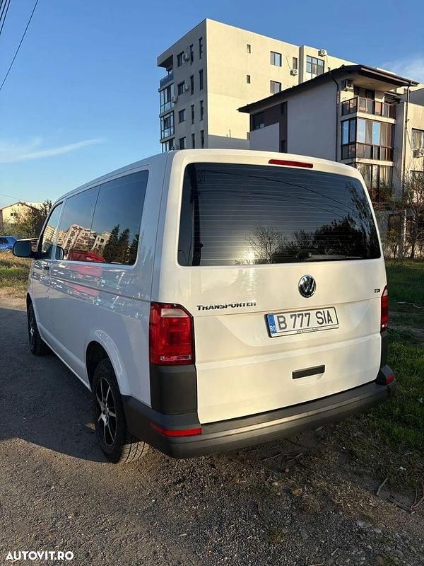 Second-hand VW Transporter Comfortline 102 CP (75 kW) 2018 Culoarealb Van