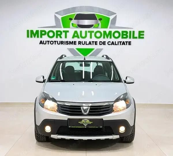 Second-hand Dacia Sandero Stepway 85 CP (62 kW) 2012 Culoareargint Hatchback